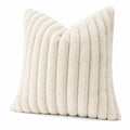Cuscino decorativo 45 x 45 cm in tessuto effetto pelliccia sintetica avorio a coste stile moderno